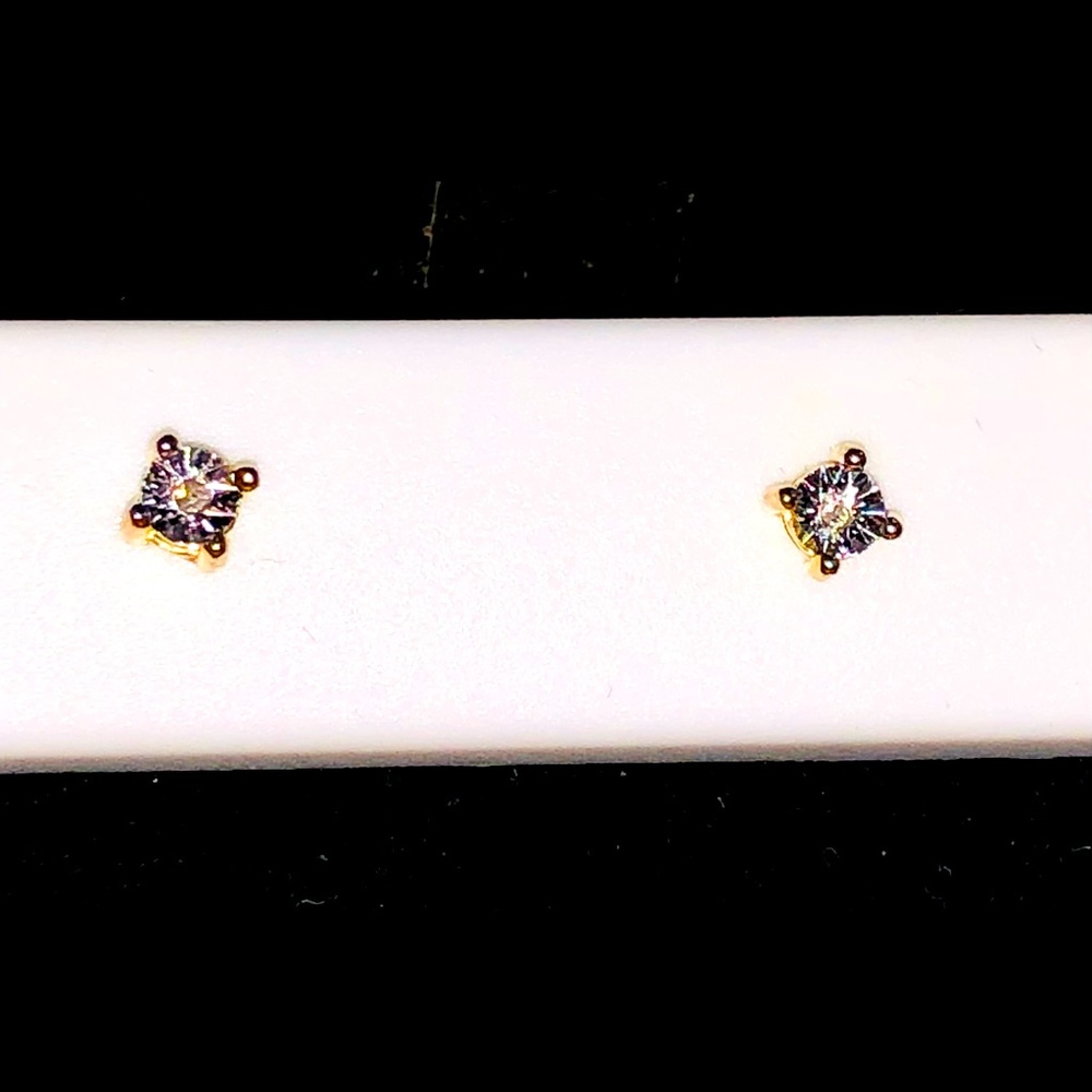 REAL DIAMOND Solitaire stud NOT CZ BEST SELLER WOW